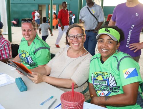 Linda Steijger de vuelta en Bonaire, sigue practicando la formación de Scorer